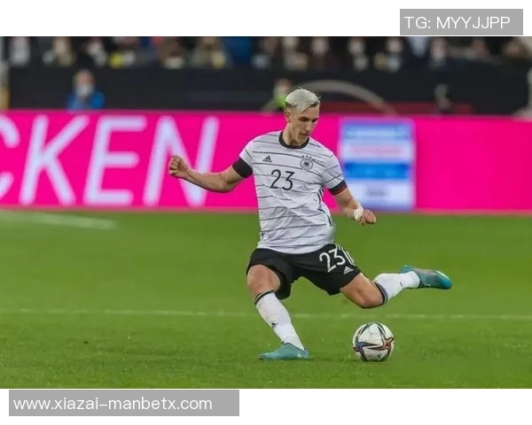 里肯强调与施洛特贝克的高度信任关系及对多特的完全认同