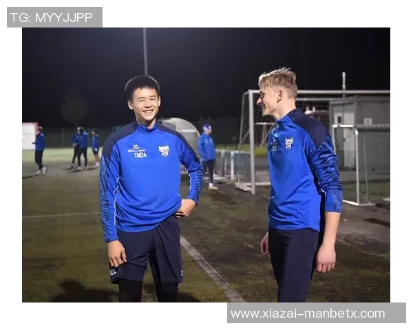 直播吧公益携手杨晨等12名老甲A球星走进成都校园助力青少年足球梦想